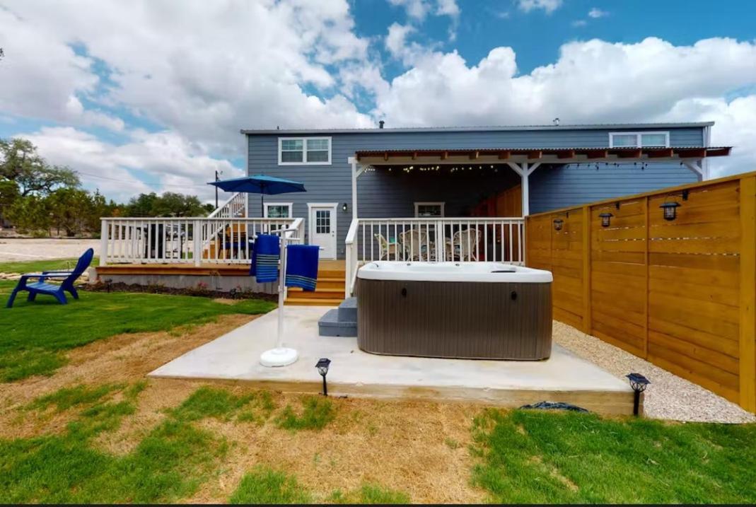 Blue Oasis In The Hill Country 호텔 커빌 외부 사진